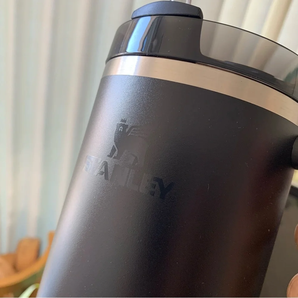 Stanley Verizon 40oz Quencher Tumbler H2.0 Black | New with Straw | Rare - Picture 7 of 15